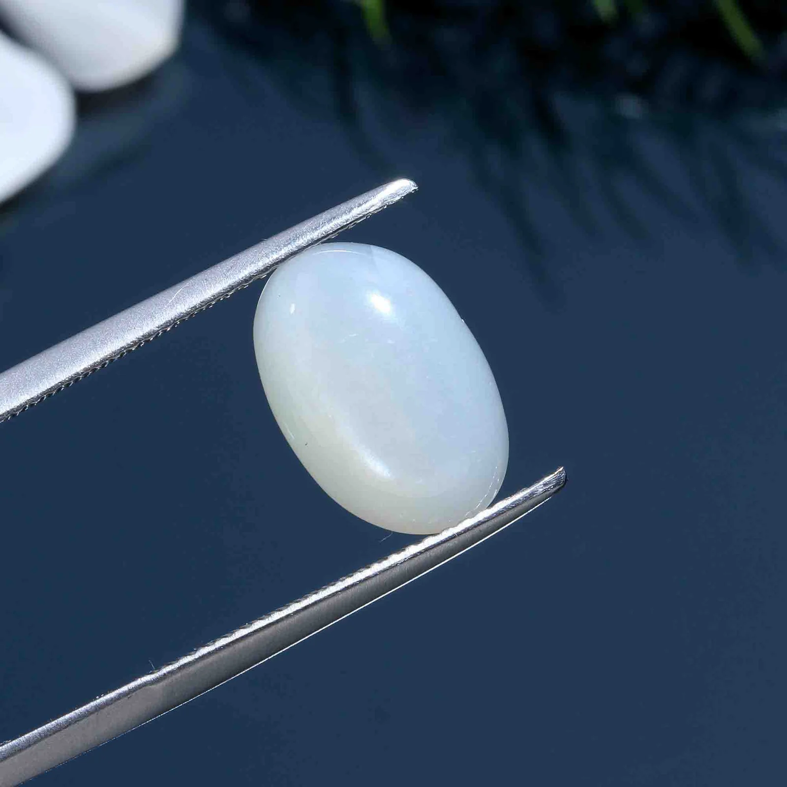 Natural Moonstone (Chandrakant Mani) 4.05 Carat – Certified Natural Gemstone – image 2